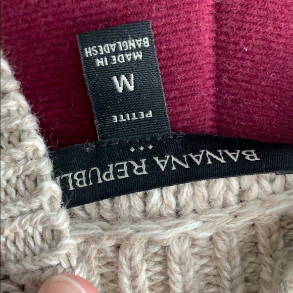 Light Tan Banana Republic Sweater - Picture 4 of 4